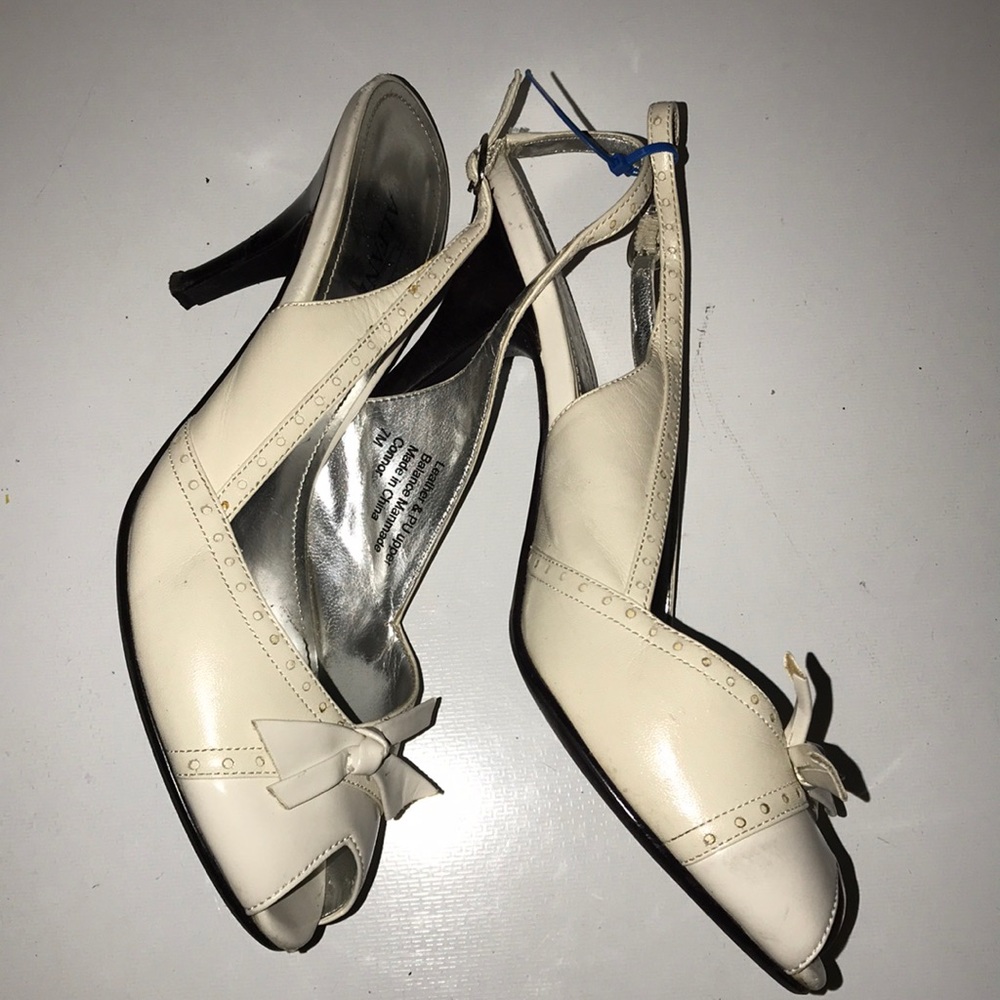 Shoes - Picture 2 of 3